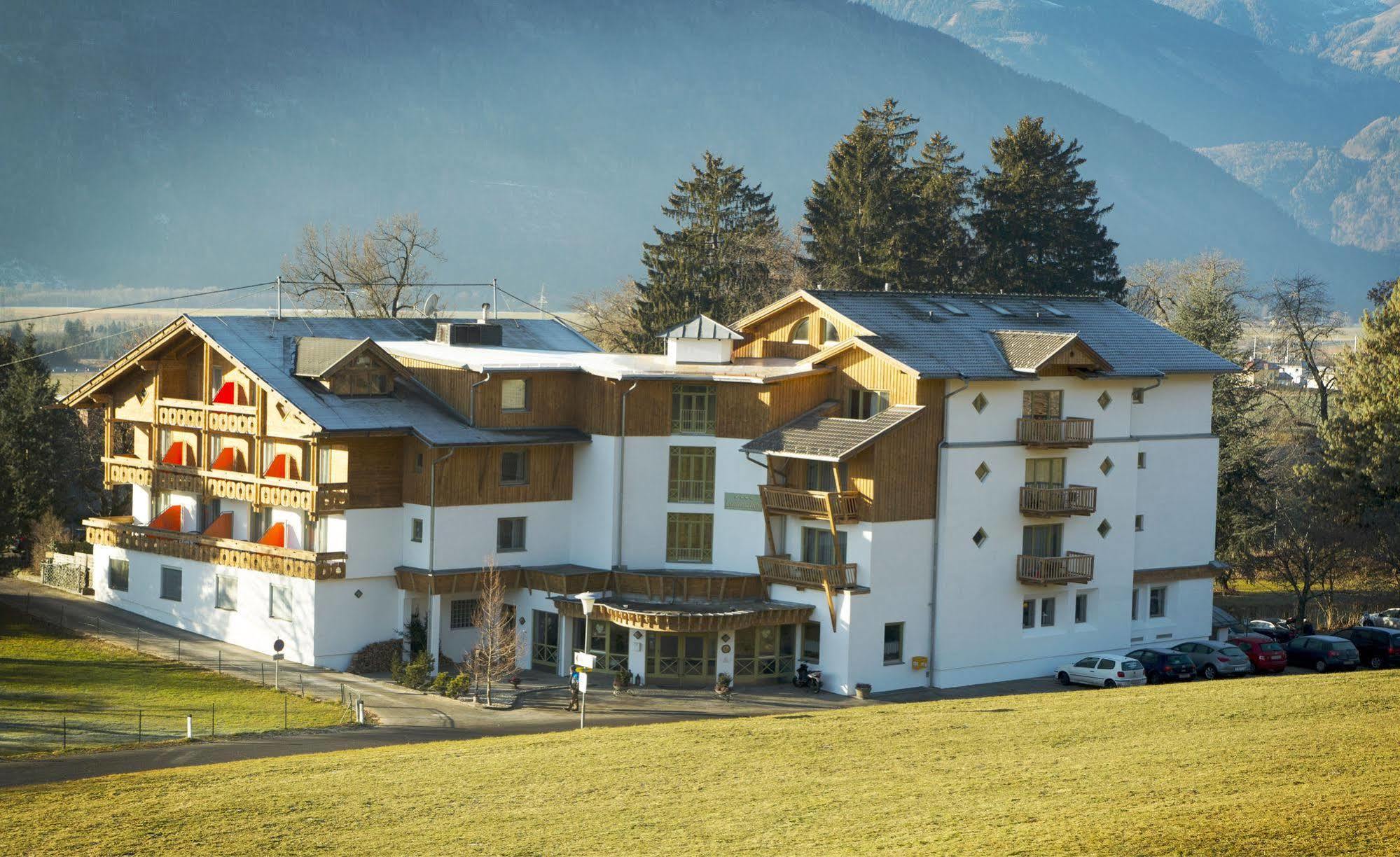 Hotel Laurenzhof Lendorf Экстерьер фото